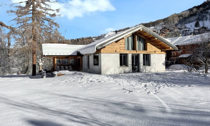 Valloire Ski Chalet | Homerez - Beautiful chalet in Valloire with mountain view.