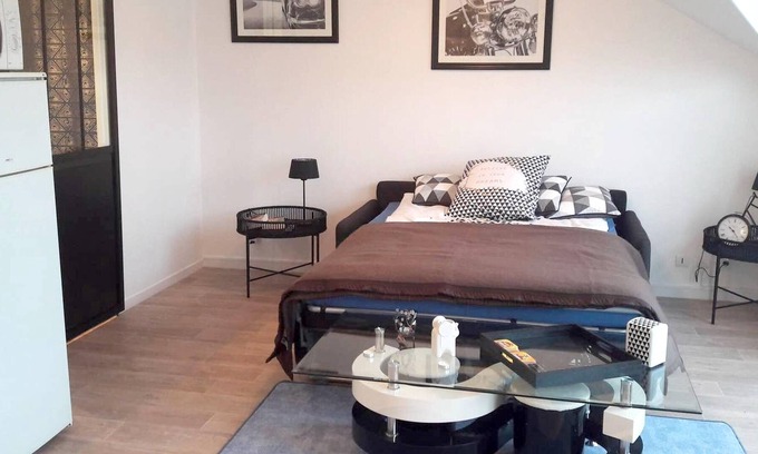 Petit Margny Apartment | Homerez - Beautiful studio for 2 ppl. at Compiègne
