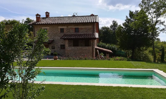 Pieve Santo Stefano Villa | Homerez - Big villa for 10 ppl. with swimming-pool at Pieve Santo Stefano