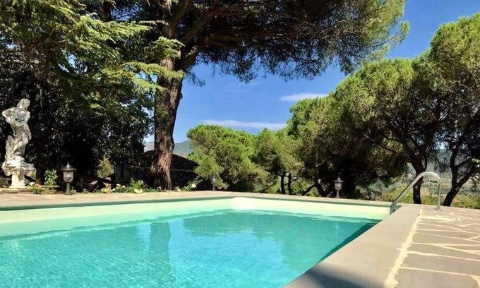 Pieve al Bagnoro Villa | Homerez - Big villa for 9 ppl. with swimming-pool, garden and terrace at Arezzo