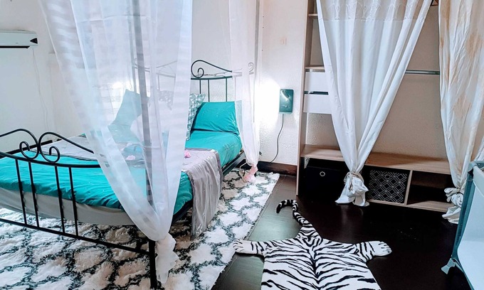 Capendu House | Homerez - Cosy House in Capendu with Fireplace and Garden