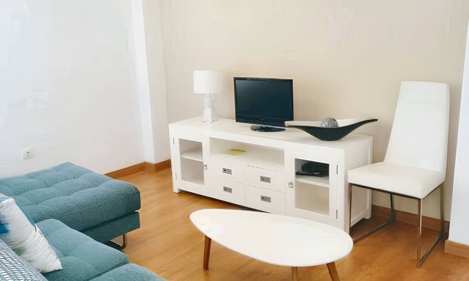 Bailen-Miraflores Apartment | Homerez - Modern Apartment in Málaga 80 m² + Balcony