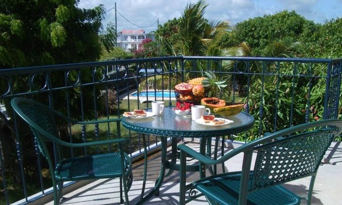 Grand Gaube Apartment | Homerez - Nice appartement 1 km away from the beach for 4 ppl. with shared pool