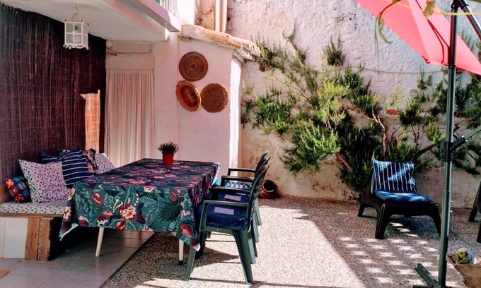 El Poyo del Cid House | Homerez - Nice house with garden and terrace & Wifi