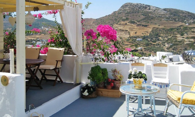 Skiros House | Homerez - Nice house with terrace and mountain view