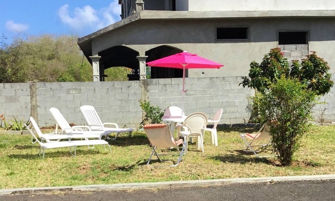 Calodyne Apartment | Homerez - Spacious apartment Near the beach and garden
