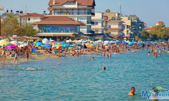 Katerini Apartment | Homerez - Studio in Paralia, sea view.