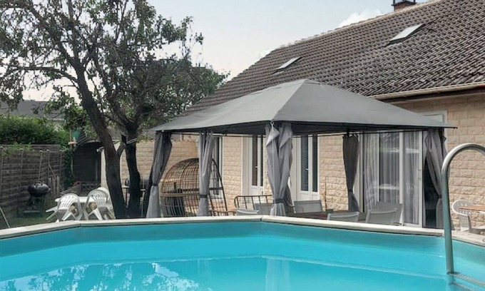 Saint-Martin-Longueau Villa | Homerez - Villa in Saint-Martin-Longueau