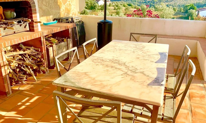 Pedrogao Villa | Homerez - Villa for 5 ppl. with shared pool and jacuzzi at Casais de Sao Bras