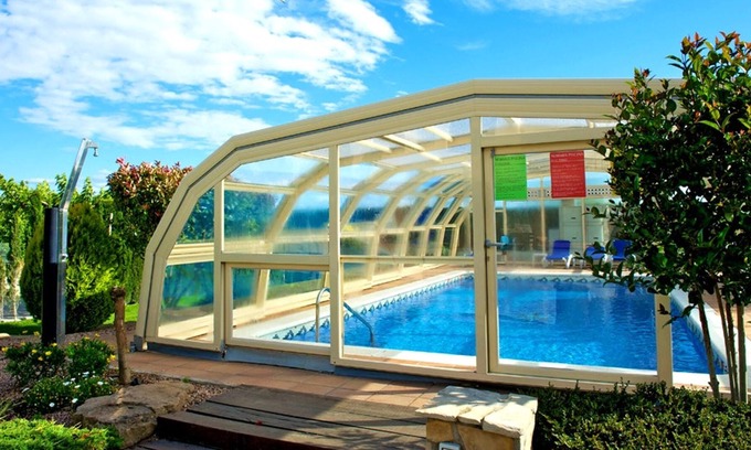 Tornabous Villa | Homerez - Villa for 15 ppl. with swimming-pool, jacuzzi and terrace at Tornabous