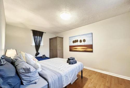 Richmond Hill House | Homestay At Major Mackenzie Drive-CENTRAL LOCATION-WALKING PLAZA