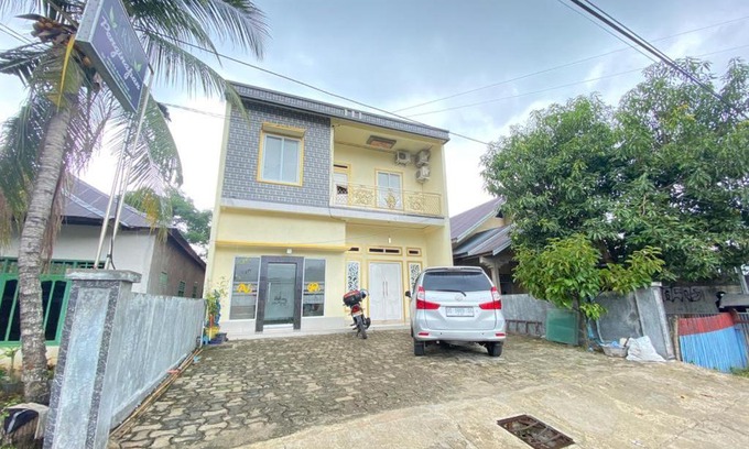 Polewali Mandar Hotel | Homestay RN near Taman Bambu Runcing Polewali Mitra RedDoorz