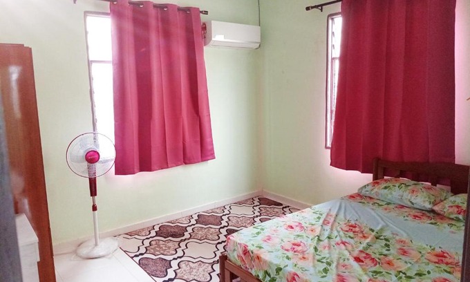 Kawasan Perindustrian Chendering House | Homestay Wan Z