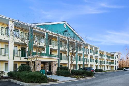 Durham Hotel | HomeTowne Studios by Red Roof Raleigh – Durham