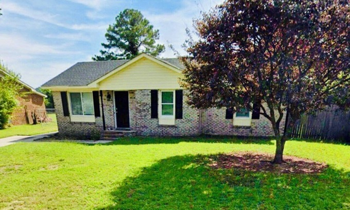 Greenville House | Homey Bungalow 3 min to ECU, Hospital & Uptown