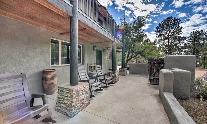 Cascade-Chipita Park Apartment | Homey Mtn View Escape: 11 Mi to Garden of the Gods