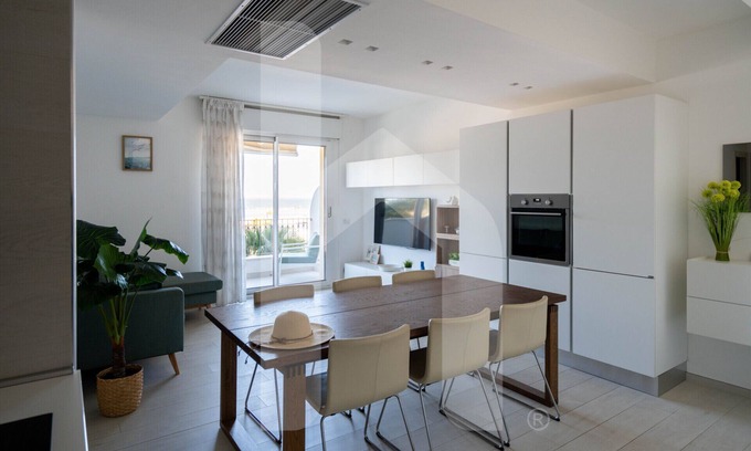 Roseto degli Abruzzi Apartment | Homiday - OLYMPUS Seafront Luxury
