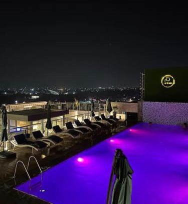 Islamabad Apartment | Homies-Mocha 1 BHK Rooftop Pool