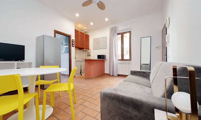 Quartiere XVII Trieste Apartment | Homs, Comfortable 1 Br Apartment By Halldis