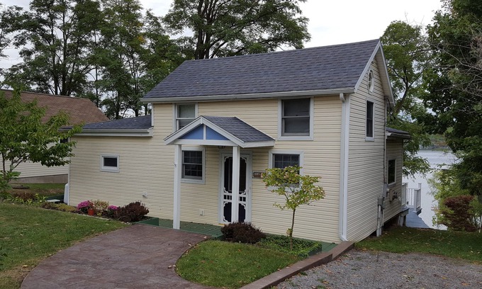 Town of Richmond Cottage | Honeoye Lake Front Cottage