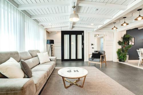 Seogyo-dong Apartment | Hongdae 4bed room House