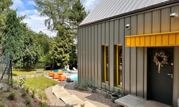 Studzienice House | HonoLulu Dom Wakacyjny z balią, sauną i basenem