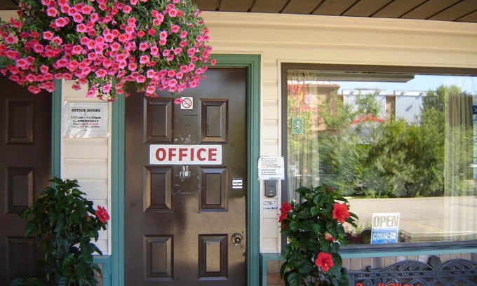 Drumheller Hotel | Hoo-Doo Motel