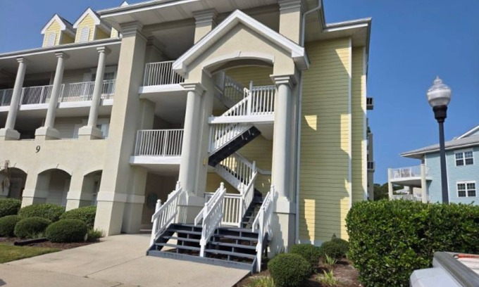 Calabash Condo | Hook Line & Sinker - Tee up and relax at our cozy 2 bedroom 2 bath condo.
