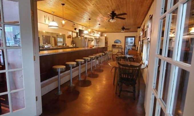 Talihina Hotel | Hootie Creek Guest House