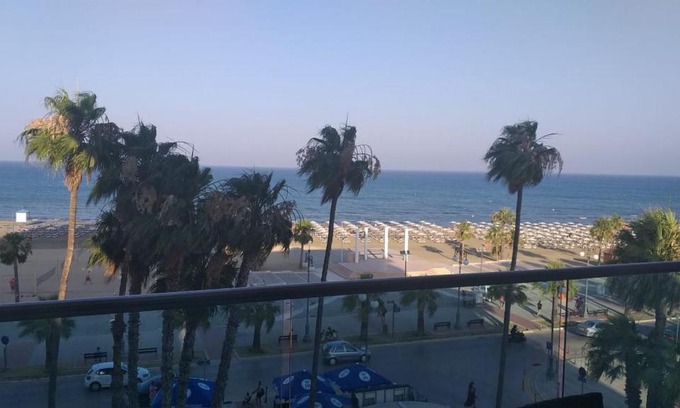 Larnaca City Centre Apartment | Horizon Luxury Suite at Finikoudes Beach 303