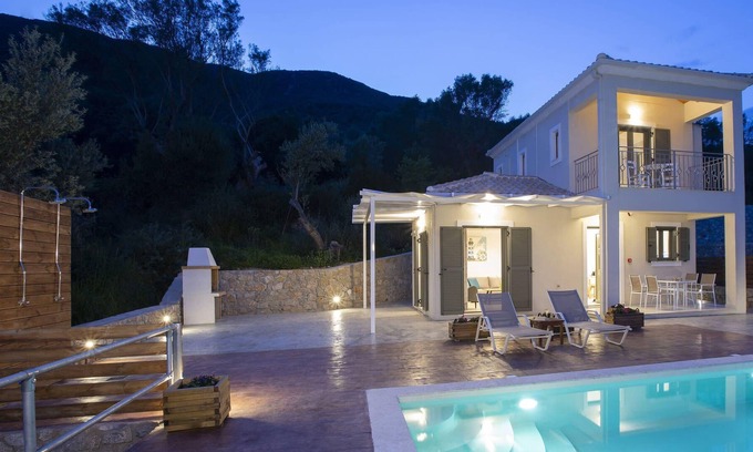 Evgiros Villa | Horizon Villa Nefeli with sea view near sandy Ponti beach