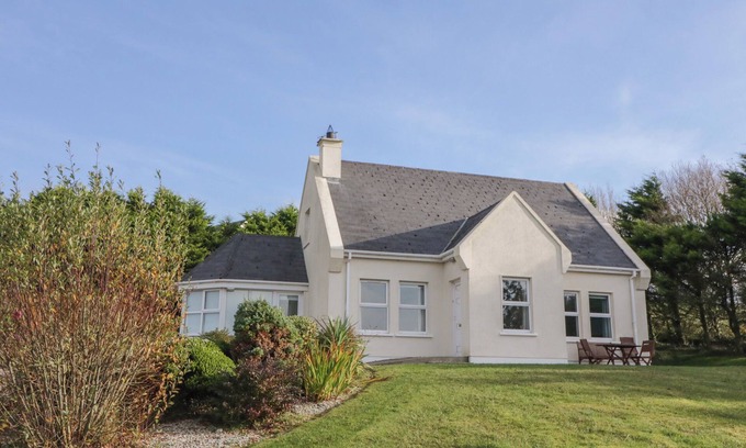 Carrigart Cottage | HORN HEAD VIEW, pet friendly in Carrigart, County Donegal