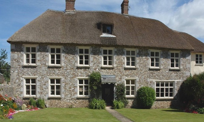 Colyton Cottage | HORNSHAYNE FARMHOUSE, pet friendly, with a garden in Farway