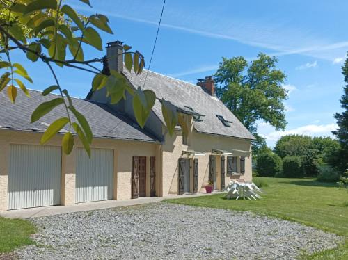 Merlines House | Hors du temps gîte nature
