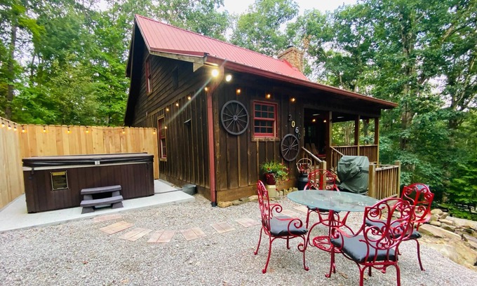 Gnaw Bone Cabin | Horse Ranch Cabin Getaway!