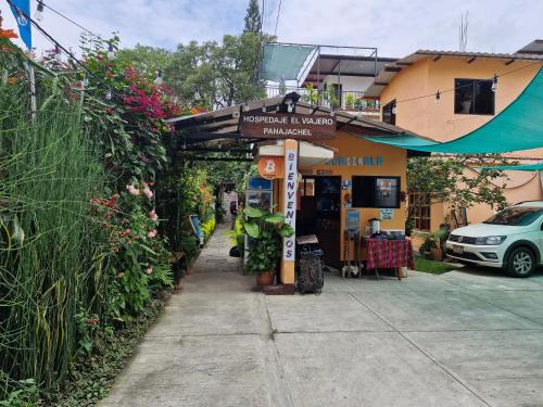 Panajachel Hotel | Hospedaje El Viajero