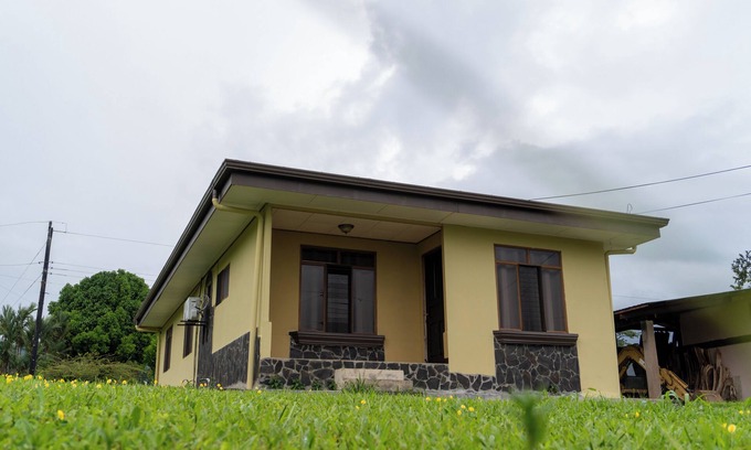 Rio Cuarto de Grecia House | Hospedaje en Río Cuarto- "Casa Selva Negra" para 4