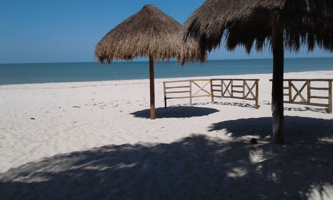 Celestun House | Hospedaje San Julio se encuentra en la zona turistica de la playa