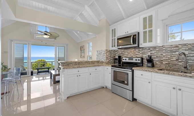 St.Bran's Burg Apartment | Hospitality Expert F32 Beach front Pool & Chef