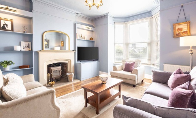 Holestone Moor House | Host & Stay | Rock End