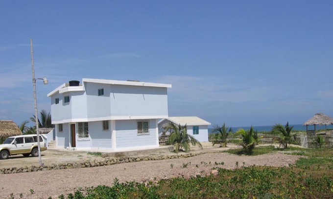 Crucita House | Hostal Cabañas Vistamar