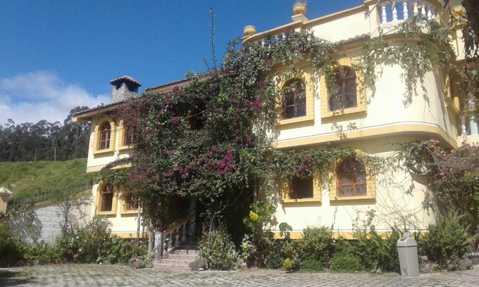 Otavalo House | Hostal Curiñan