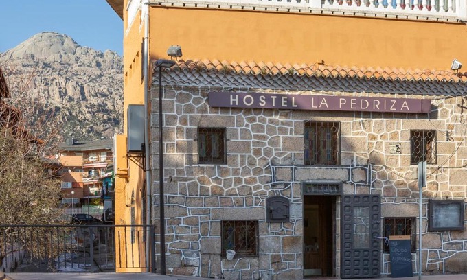 Manzanares el Real Hostel | Hostel La Pedriza