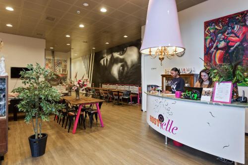Bijlmer-Centrum Hostel | Hostelle - women only hostel Amsterdam