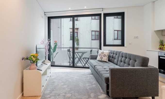 Leca da Palmeira Apartment | HostWise - Stylish Studios w/ Balcony and Parking