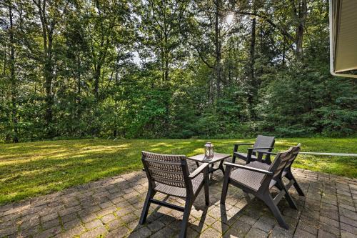Stroudsburg House | Hot Tub and Yard Stroudsburg Home in Poconos