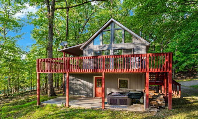Berkeley Springs Cabin | Hot Tub, Large Deck, WiFi, Fire Pit at Chalet Cabin