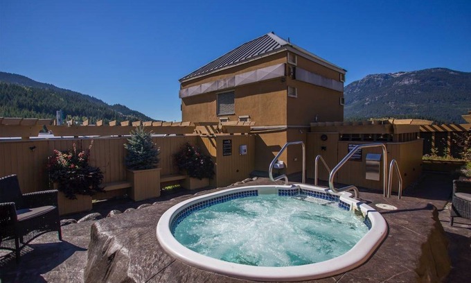 Whistler Village Hotel | Hotel ∙ 2 bedrooms ∙ 6 guests
