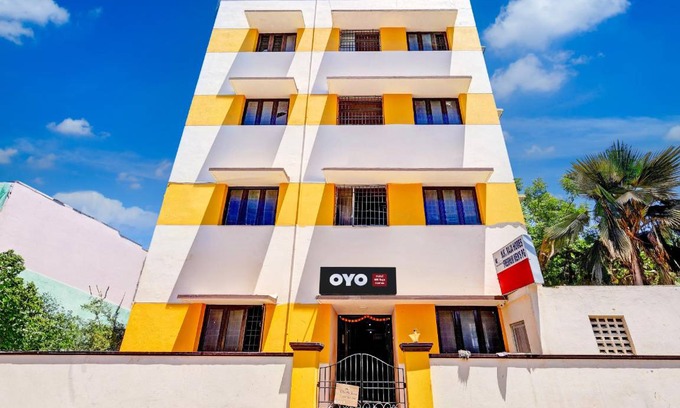 Kelambakkam Hotel | Hotel ∙ 2 guests