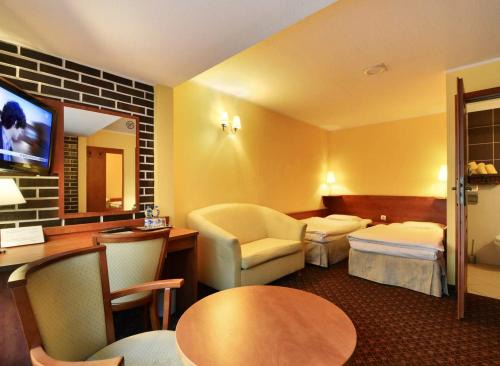 Poznan Hotel | Hotel Astra Tajemniczy Ogród